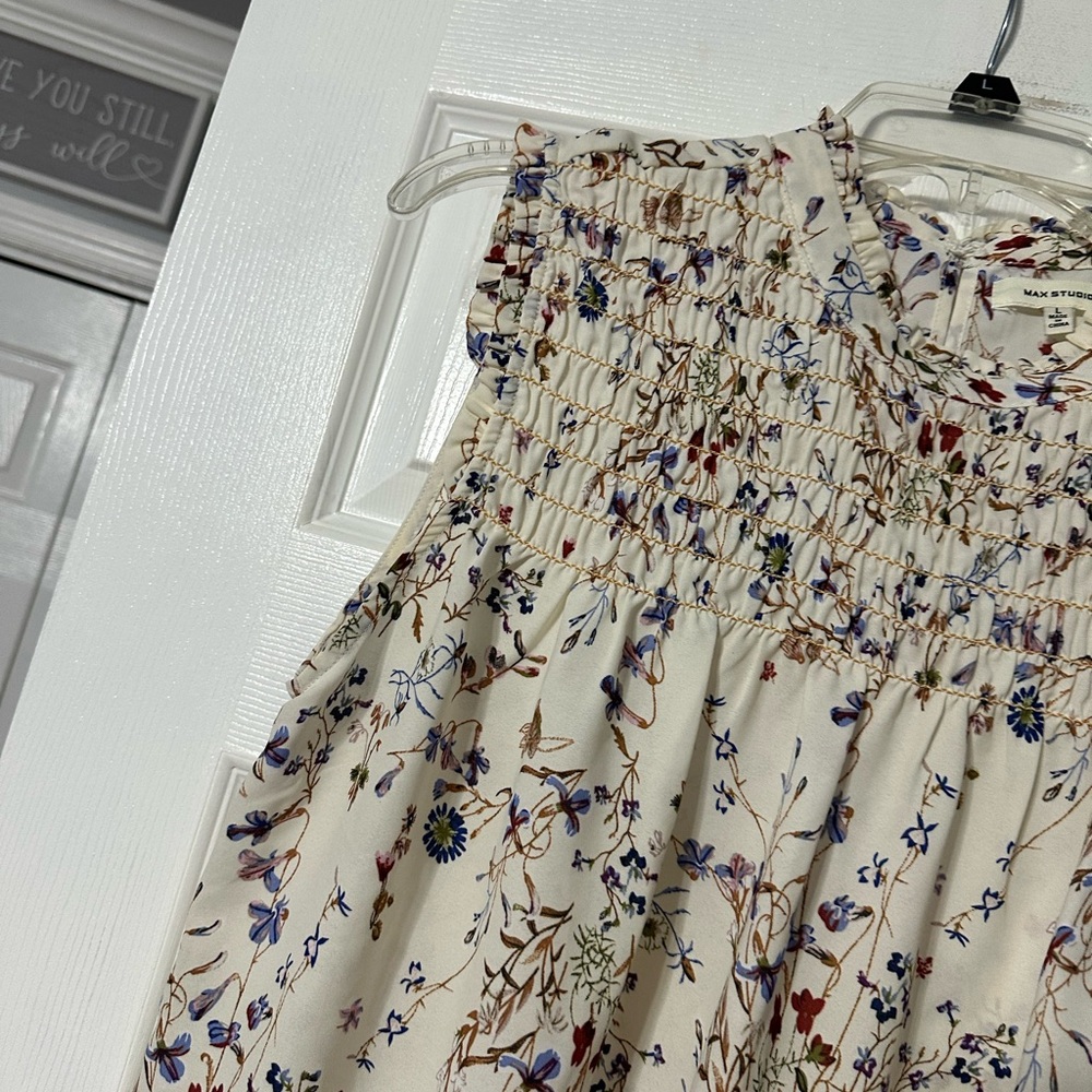 Max Studio Floral Print Sleeveless Blouse - Picture 5 of 15
